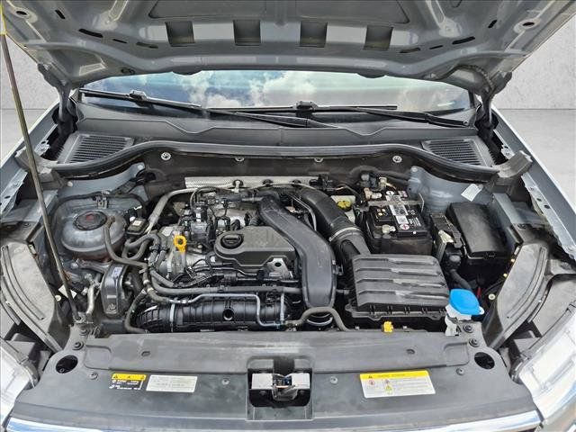 Used 2023 Volkswagen Taos SE w/ Panoramic Sunroof Package FWD image 21