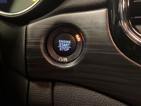 Used 2020 Jeep Grand Cherokee Altitude image 14