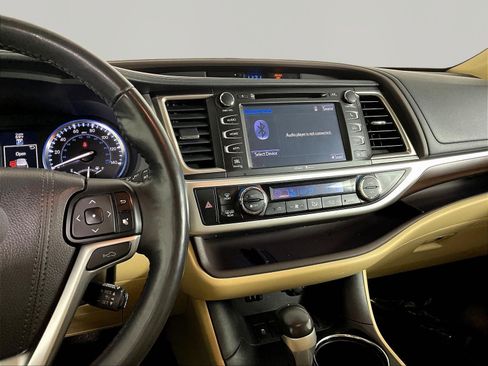 Used 2015 Toyota Highlander Limited Platinum AWD/4WD image 9