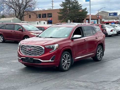 Used 2020 GMC Terrain Denali w/ Denali Premium Package image 9