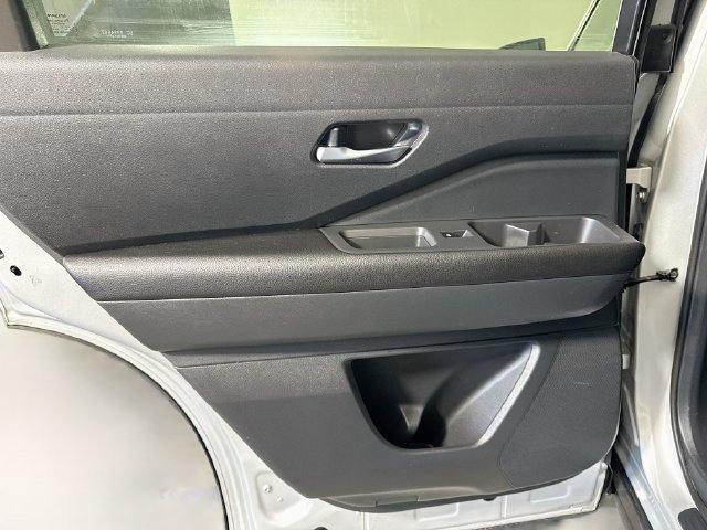 Used 2022 Nissan Pathfinder SV w/ SV Premium Package AWD/4WD image 29