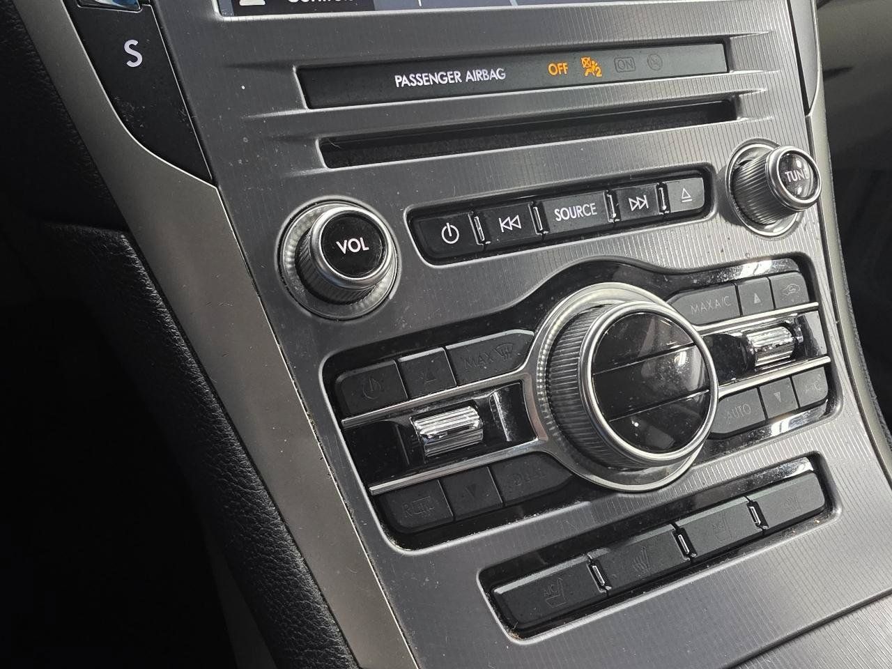 Used 2017 Lincoln MKZ Reserve FWD image 17