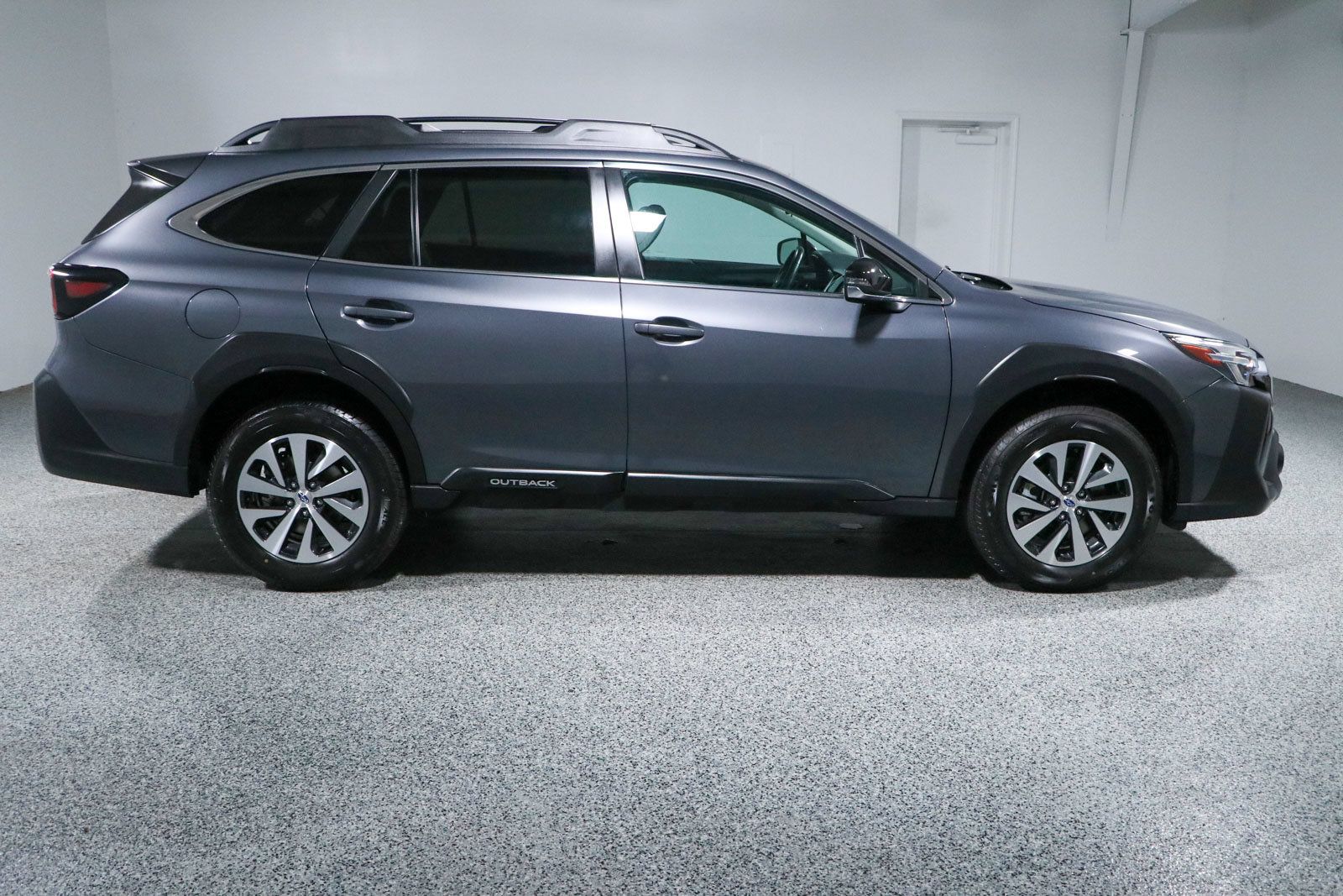 Used 2023 Subaru Outback Premium AWD/4WD image 6