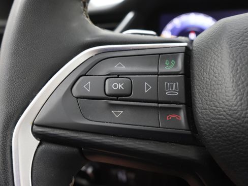 Used 2023 Jeep Grand Cherokee L Laredo AWD/4WD image 14