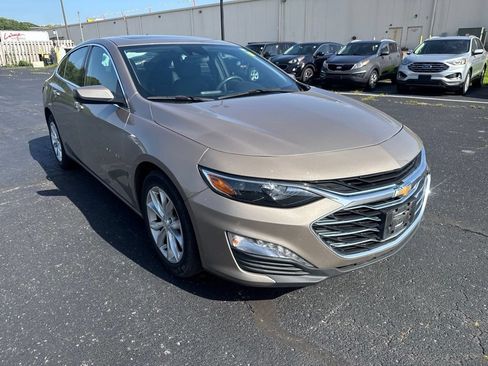 Used 2024 Chevrolet Malibu LT FWD image 2