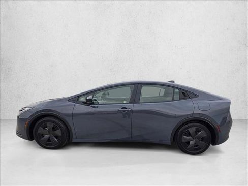 Used 2025 Toyota Prius LE image 9