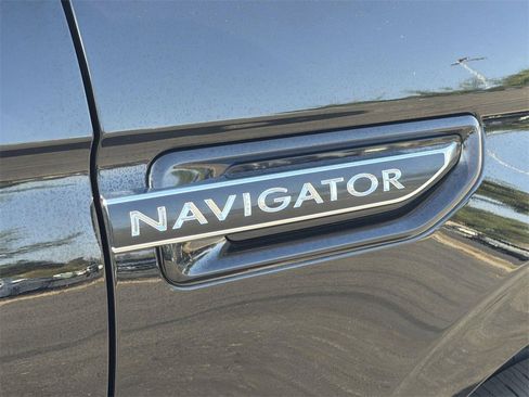 Used 2021 Lincoln Navigator L Black Label w/ Cargo Convenience Package image 31
