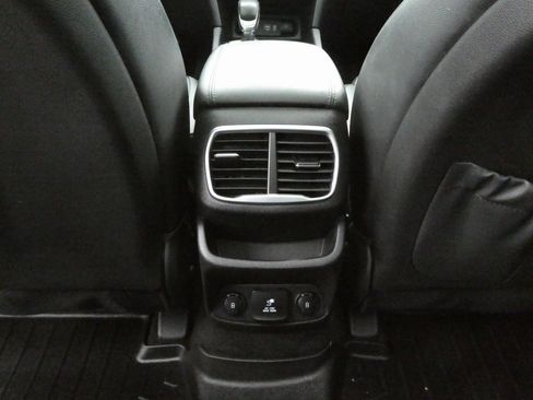 Used 2020 Hyundai Santa Fe Limited image 42