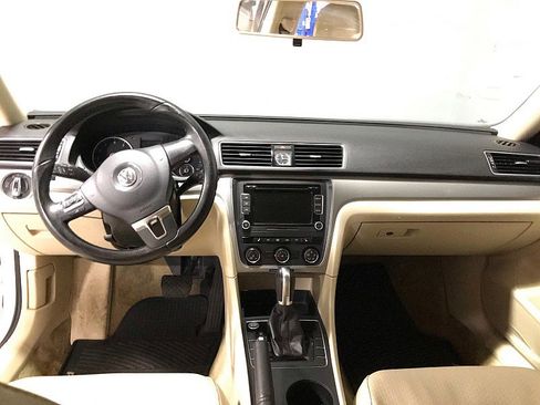 Used 2015 Volkswagen Passat 1.8T Limited Edition image 21