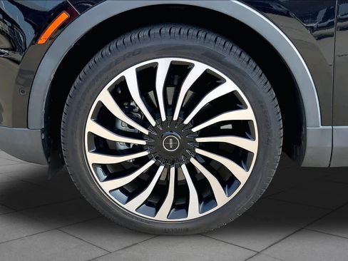 Used 2019 Lincoln Nautilus Black Label AWD/4WD image 11
