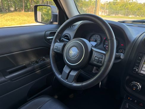 Used 2015 Jeep Patriot High Altitude image 40