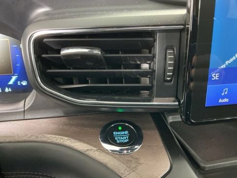 Used 2020 Ford Explorer Platinum image 27