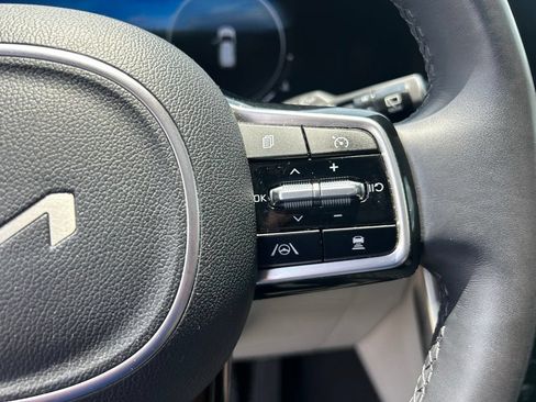 Used 2023 Kia Carnival SX Prestige FWD image 21