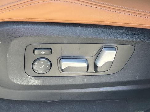 Used 2024 BMW X5 xDrive50e w/ M Sport Package image 18