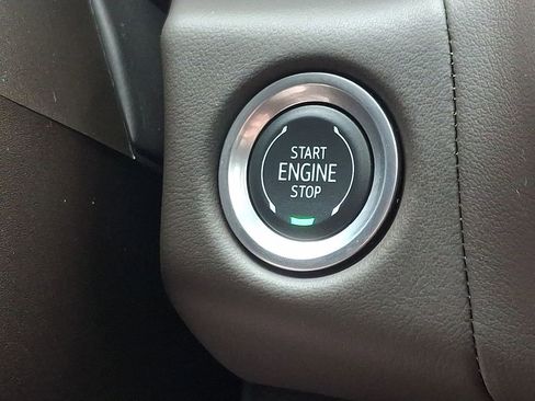 Certified 2024 GMC Yukon XL SLT w/ SLT Premium Package image 24