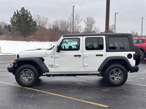 Used 2018 Jeep Wrangler Unlimited Sport S image 2