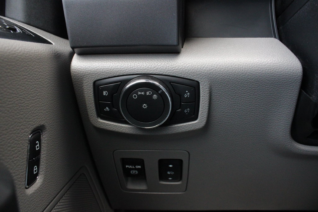 Used 2015 Ford F150 XLT w/ Equipment Group 301A Mid AWD/4WD image 8