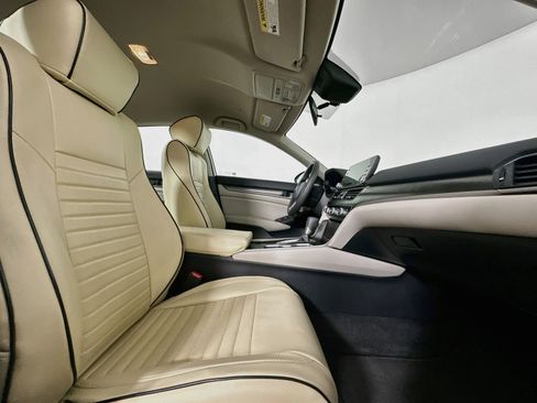 Used 2018 Honda Accord LX image 29