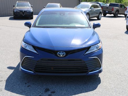 Used 2024 Toyota Camry XLE image 11