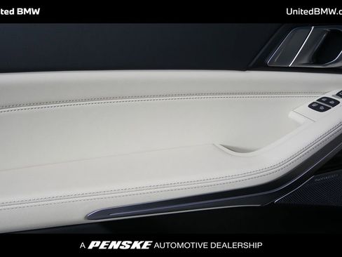 New 2026 BMW X7 M60i image 14