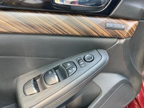 Used 2017 Nissan Maxima Platinum FWD image 16
