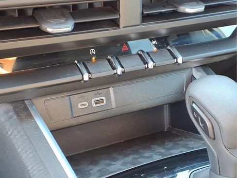 Used 2024 Chevrolet Colorado Trail Boss w/ Advanced Trailering Package image 9