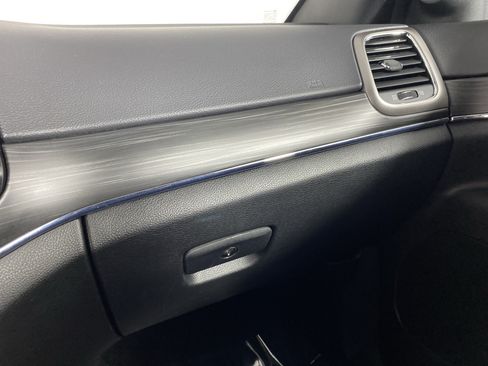 Used 2022 Jeep Grand Cherokee Limited AWD/4WD image 32