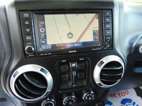 Used 2012 Jeep Wrangler Unlimited Sahara w/ Connectivity Group AWD/4WD image 8