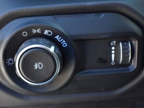 Used 2024 Jeep Wrangler Unlimited Rubicon w/ Convenience Group AWD/4WD image 24