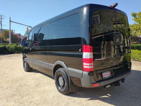 Used 2017 Mercedes-Benz Sprinter 2500 image 10