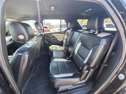 Used 2023 Chevrolet Traverse LS FWD image 23