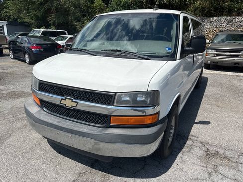 Used 2016 Chevrolet Express 3500 LT w/ LT Preferred Equipment Group RWD image 2
