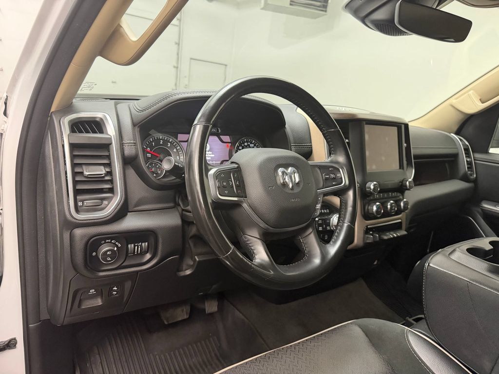Used 2021 RAM 1500 Laramie AWD/4WD image 4