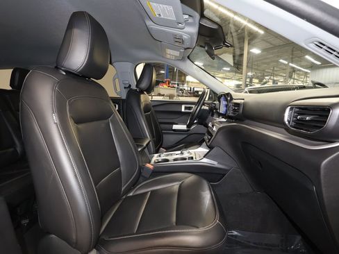 Used 2023 Ford Explorer XLT w/ Equipment Group 202A image 27