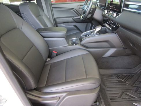 Used 2023 GMC Canyon Elevation w/ Elevation Premium Package AWD/4WD image 35
