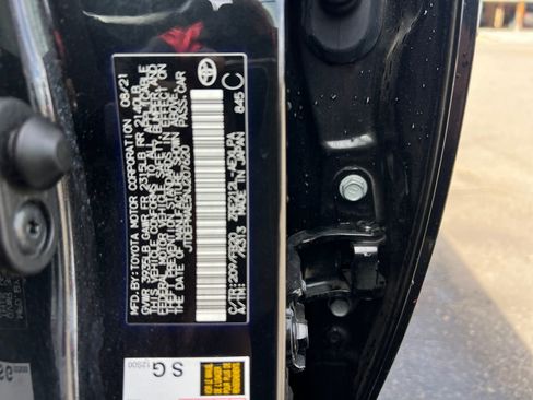 Used 2022 Toyota Corolla LE image 35