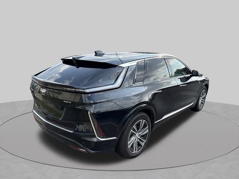 Used 2024 Cadillac Lyriq Luxury w/ LPO, Floor Liner Package RWD image 6