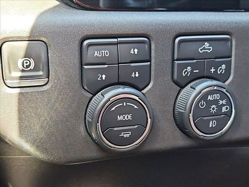 Certified 2024 Chevrolet Silverado 1500 RST w/ Convenience Package II AWD/4WD image 17
