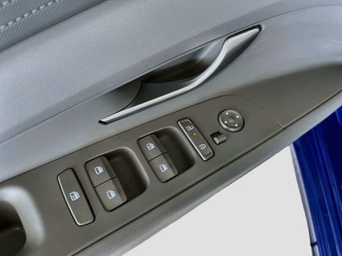Used 2024 Hyundai Elantra SEL FWD image 18