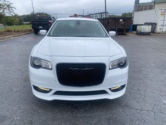 Used 2023 Chrysler 300 Touring L w/ Popular Equipment Group RWD image 3