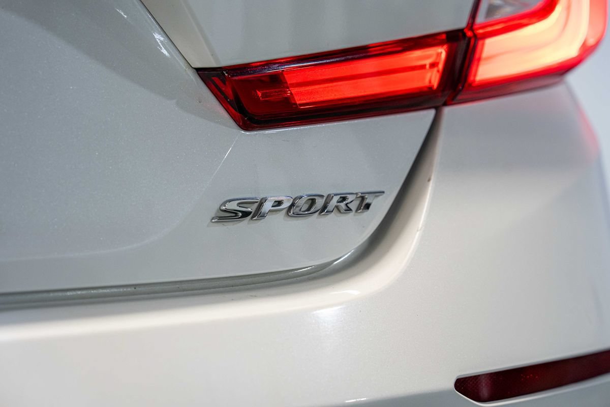 Used 2022 Honda Accord Sport image 12