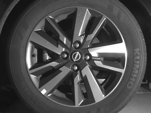 Used 2025 Nissan Versa SV FWD image 12