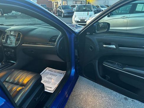 Used 2019 Chrysler 300 S image 17