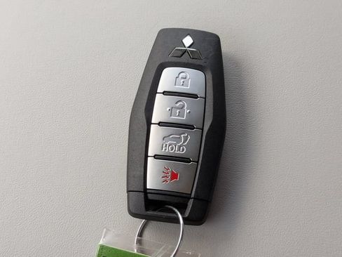 New 2026 Mitsubishi Outlander SE FWD image 28