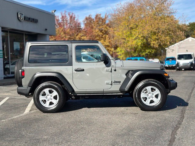 Used 2022 Jeep Wrangler Sport AWD/4WD image 7