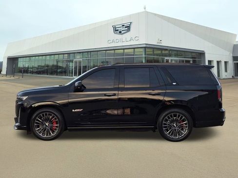 Used 2023 Cadillac Escalade V image 3