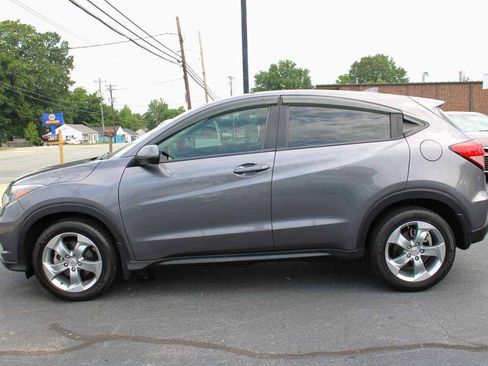 Used 2017 Honda HR-V LX image 2