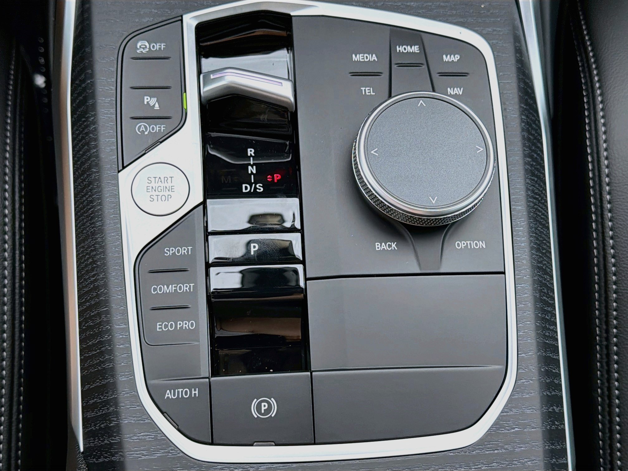 New 2026 BMW 330i Sedan w/ Convenience Package RWD image 29