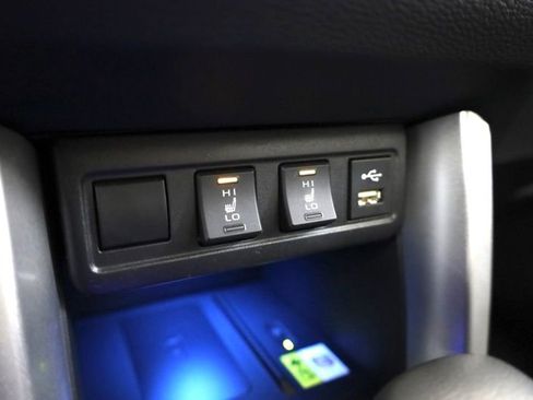 Used 2022 Toyota Corolla Cross XLE w/ Convenience Package image 20