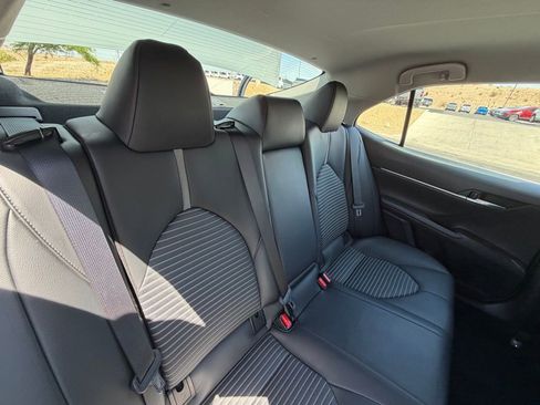 Used 2024 Toyota Camry SE image 17